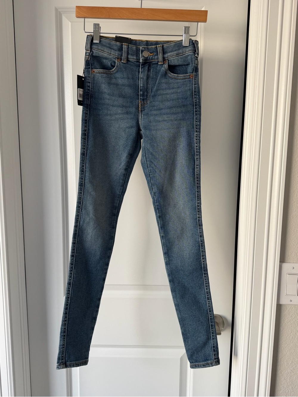 Dr. Denim Skinny Jeans in Medium Blue Wash